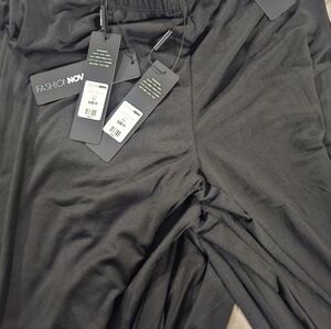 5 pairs Brand new with tags leggings size M